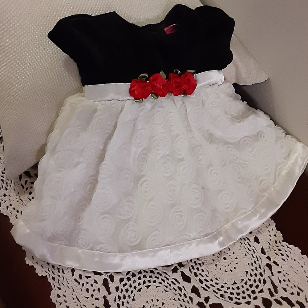 🔴(3 for $10)🔴 Jenny & Me, 3-6m velvet & lace dress, with rose design